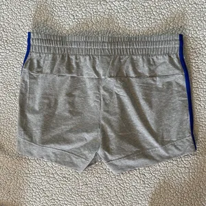 Adidas W AM Short thumbnail 3