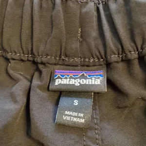 Patagonia Women’s Shorts size S excellent condition please see all photos thumbnail 3