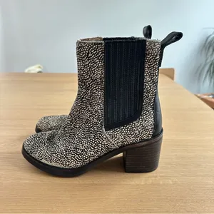 UGG Boots Camden Exotic Calf Hair Chelsea Ankle Booties Women Size 6 Speckled thumbnail 3
