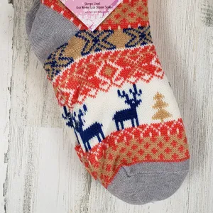 NWT Mari Clare Sherpa Lined Knit Winter Reindeer Design No-Slip Slipper Socks thumbnail 2