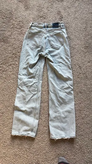 Abercrombie High-Rise 90s Jeans thumbnail 3