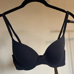 Skims Fits Everybody T-Shirt Demi Bra‎ Onyx Size 36A NWT thumbnail 8