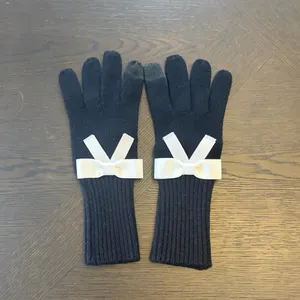 Kate Spade Gloves with Bow thumbnail 1