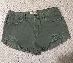 We The Free Womens Shorts 31 Army Green Mid Rise Button Fly Cut Off Denim thumbnail 1