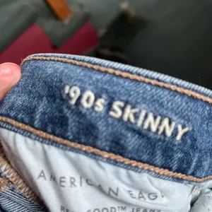 American Eagle “90’s Skinny” size 6 jeans. thumbnail 4