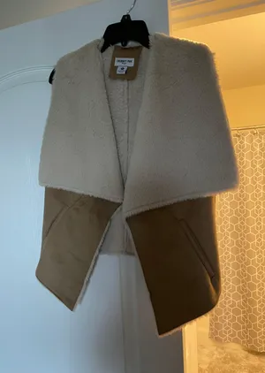 Vestique Fur Vest thumbnail 1