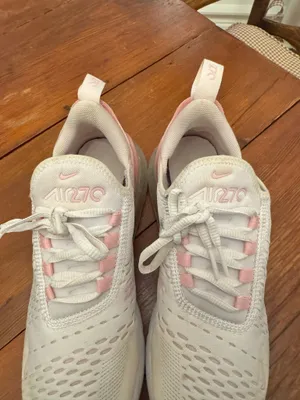 Nike Air 270 Shoes Pink and White thumbnail 2