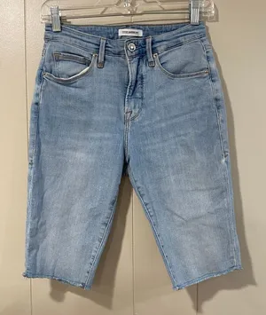 Good American Light Wash Denim Bermuda Shorts Size 2/26 thumbnail 1