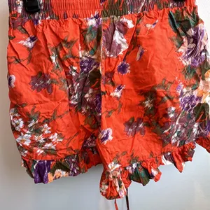 Floral Orange Shorts H&M size Medium thumbnail 2