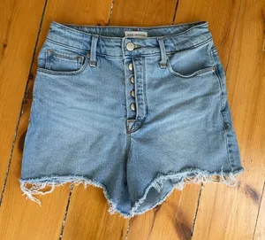 Good American Bombshell Denim Shorts • Light Blue Jean Shorts • Size 2/26 thumbnail 1