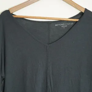 Beyond Yoga Lightweight Soft V-Neck Long Sleeve Top Seam Detail Charcoal Black thumbnail 2