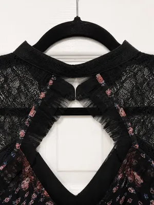 BCBGeneration Floral Pleated‎ Mini Dress Lace Keyhole Back Boho Size Small thumbnail 3