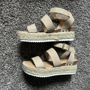 Soda Platform Sandal thumbnail 3
