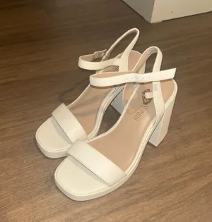 White Chunky Heels Size 7 thumbnail 2