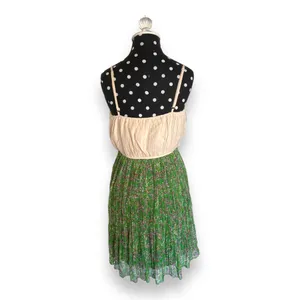 Ya Los‎ Angeles Womens Dress Sz XS Green Floral Skirt Beige Pleated Bodice thumbnail 4
