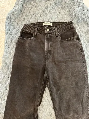 Abercrombie 90s High-Rise Jeans thumbnail 3