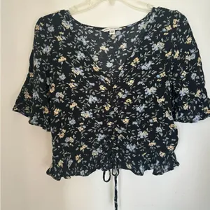 American Eagle Floral Ruffle Hem 3/4 Sleeve Top Size Small thumbnail 5
