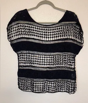Elegant Women’s Y2K Black Crochet Top Size‎ S/M thumbnail 1