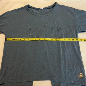 FREE New Balance Workout Top Split Back No Tags Approx Medium Activewear Cropped thumbnail 4