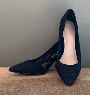 Kelly & Katie Heels thumbnail 1