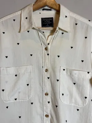 Abercrombie & Fitch Heart Print Boyfriend Button Up Shirt Women's Small Ivory thumbnail 6