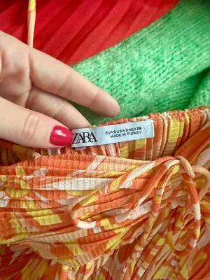 Zara Floral Pleated Groovy Patterned Tropical Vacation Midi Dress thumbnail 3