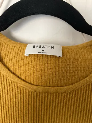 Aritzia Babaton Sculpt Knit Sculpt Knit Racer Crop Top thumbnail 2