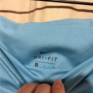 Nike leggings thumbnail 2