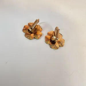 White flower vintage clip on earrings thumbnail 7