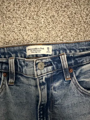 Abercrombie Ankle Straight Ultra High-Rise Jeans thumbnail 3