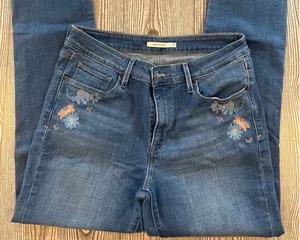 LEVI’S mid rise skinny denim embroidered flower jeans Women’s size 31 thumbnail 1