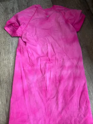 Lululemon Swiftly Tech Short Sleeve Shirt in a pink marbled dye pattern size 2 thumbnail 8