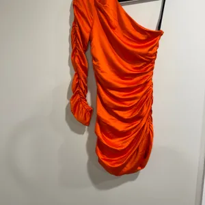 Michael Costello x Revolve Womens Oscar One Sleeve Ruched Dress Orange Size XS thumbnail 5