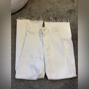 Zara Wide Leg Jeans thumbnail 1