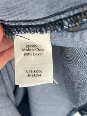 Coldwater Creek Lyocell Chambray Long Sleeve Roll Tab Shirt Women’s Size Small thumbnail 6