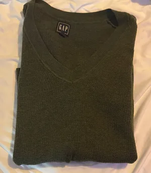 GAP  Olive V-Neck Sweater thumbnail 1