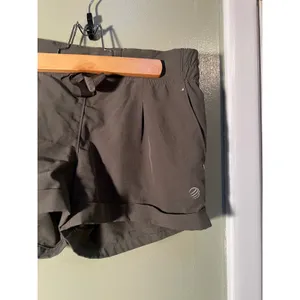 MPG Mondetta Performance Gear Women's Size XS Outdoor Shorts Olive Green Cuffed thumbnail 3