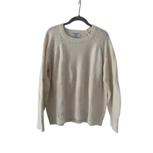 Old Navy Ivory Crewneck Sweater Women’s Medium Soft Cozy Knit Pullover Cream M thumbnail 2