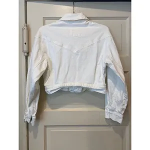 Abercrombie White Cropped Denim Jacket thumbnail 4