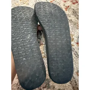 Sanuk‎ Yoga Mat Black Geometric Tribal Print Flip Flops Womens Size 10 Sandals thumbnail 4