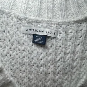 Coastal Grandma Core: American Eagle Chunky Knit Oversized V-Neck Sweater thumbnail 5