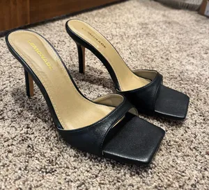Black Heels Size 6 thumbnail 1