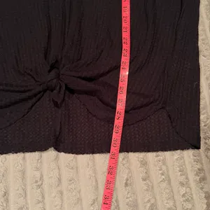 Entro Womens 1X Black‎ Waffle Knit Floral Embroidered Front Tie Knot Top thumbnail 5