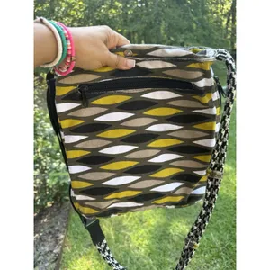 Kavu Crossbody Bag Purse Adjustable Strap Compact Hipster Bag Cotton Canvas‎ thumbnail 2