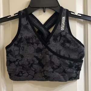 Gymshark Adapt Camo Seamless Sports Bra Black Size Small thumbnail 2