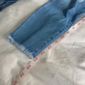 Abercrombie and Fitch signature cropped collection jeans thumbnail 8