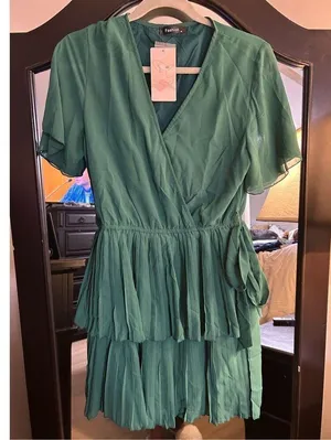 NEW Green Wrap V Neck Belted Swing Pleated Mini Dress M thumbnail 3