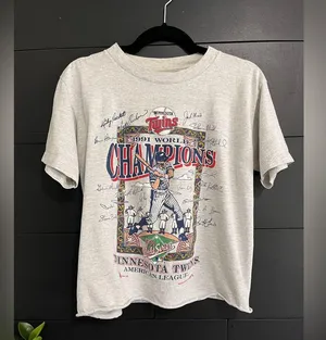 MN TWINS Baseball Campions 1991 Vintage Collectors T-Shirt Used Condition Sz L thumbnail 1