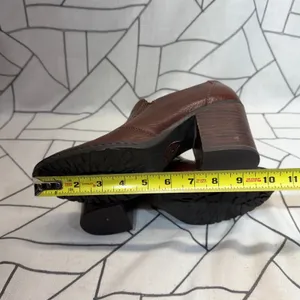 Born Leather Heeled Booties Size 10 Brown Pebbled Block Heel Slip On Ankle Boots thumbnail 9