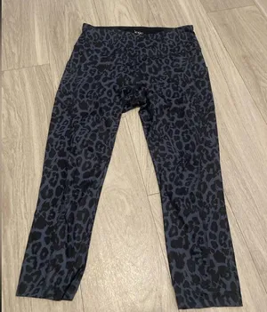 VOGO Athletica Black and blue Leopard Leggings thumbnail 1